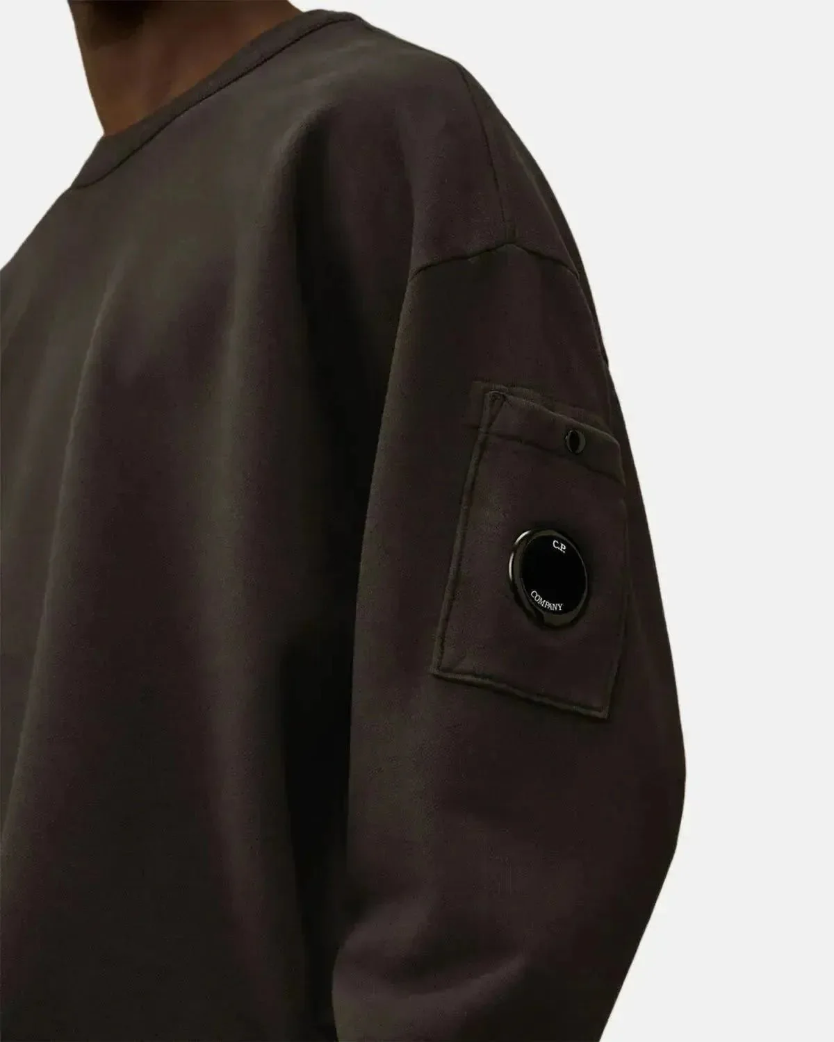 CP COMPANY MENS BRUSHED AND EMERIZED DIAGONAL RAISED FLEECE BOXY SWEAT DARK SHADOW GREY - Image 7