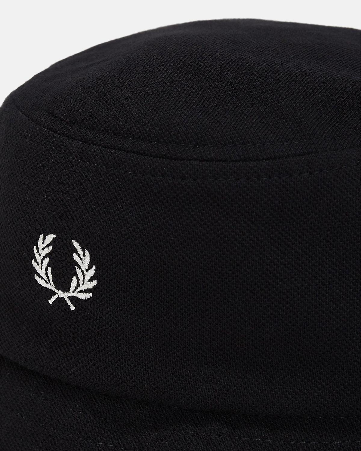FRED PERRY CLASSIC PIQUE BUCKET HAT BLACK - Image 4